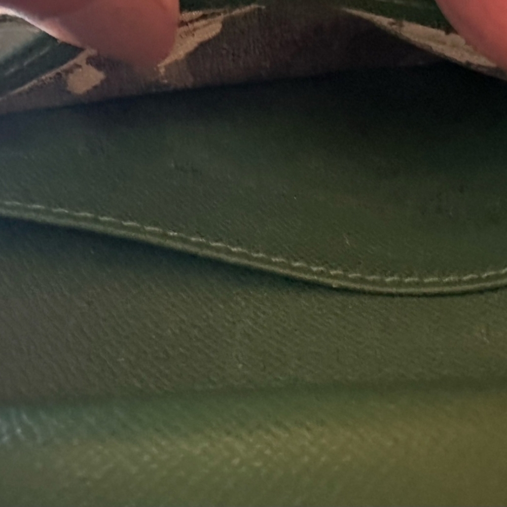 Louis Vuitton Green Textured Wallet - Picture 11 of 11